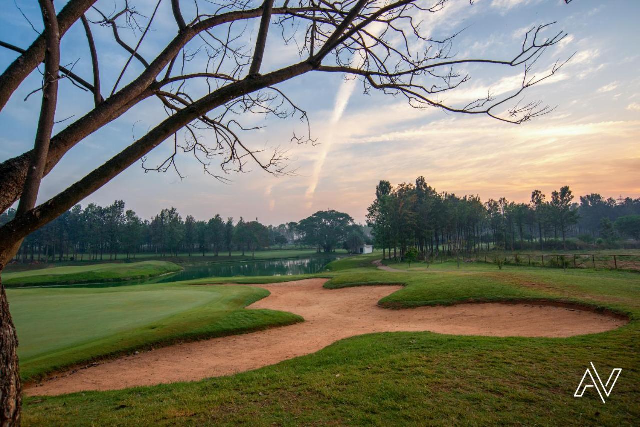 Clover Greens Golf Course And Resort Sarjāpur Exterior photo