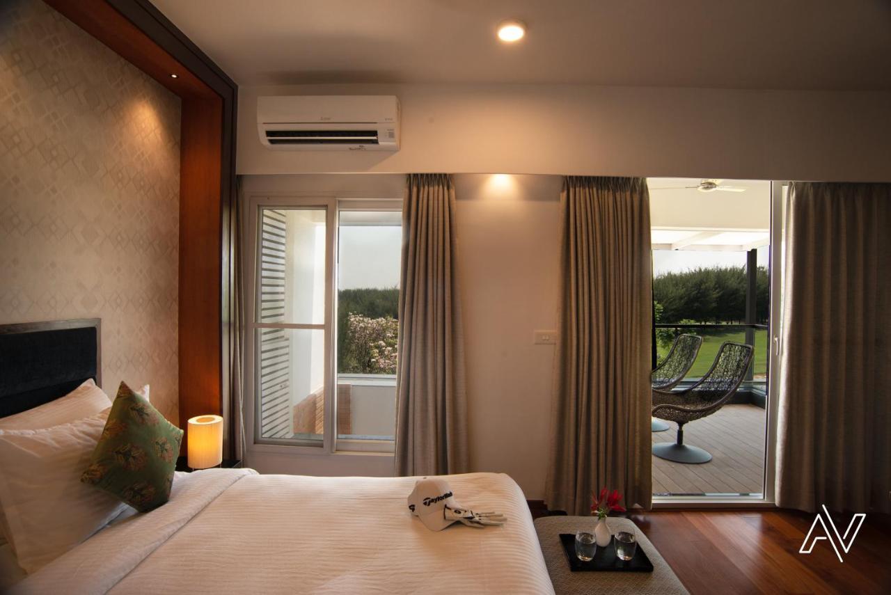 Clover Greens Golf Course And Resort Sarjāpur Exterior photo