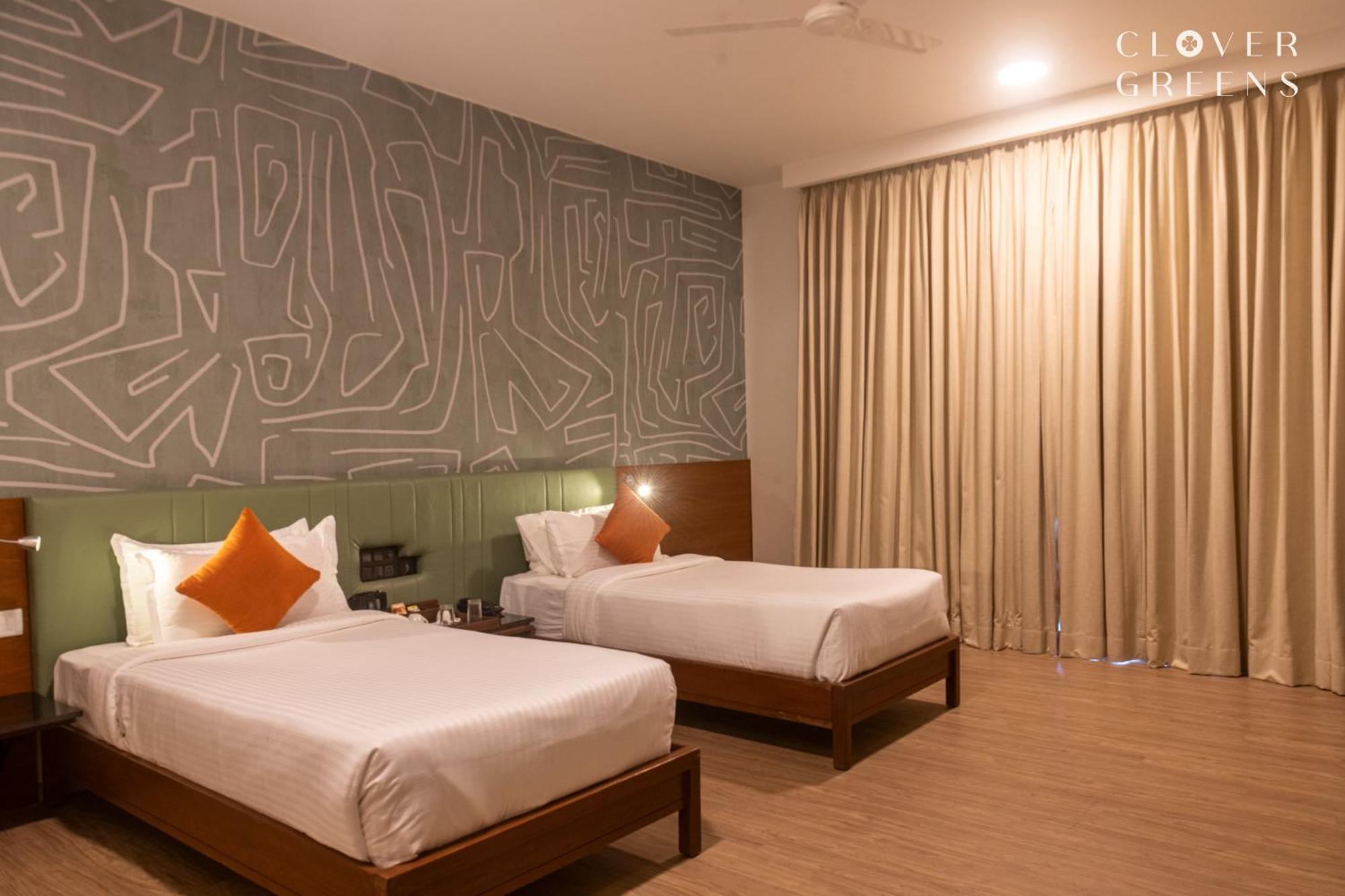 Clover Greens Golf Course And Resort Sarjāpur Exterior photo