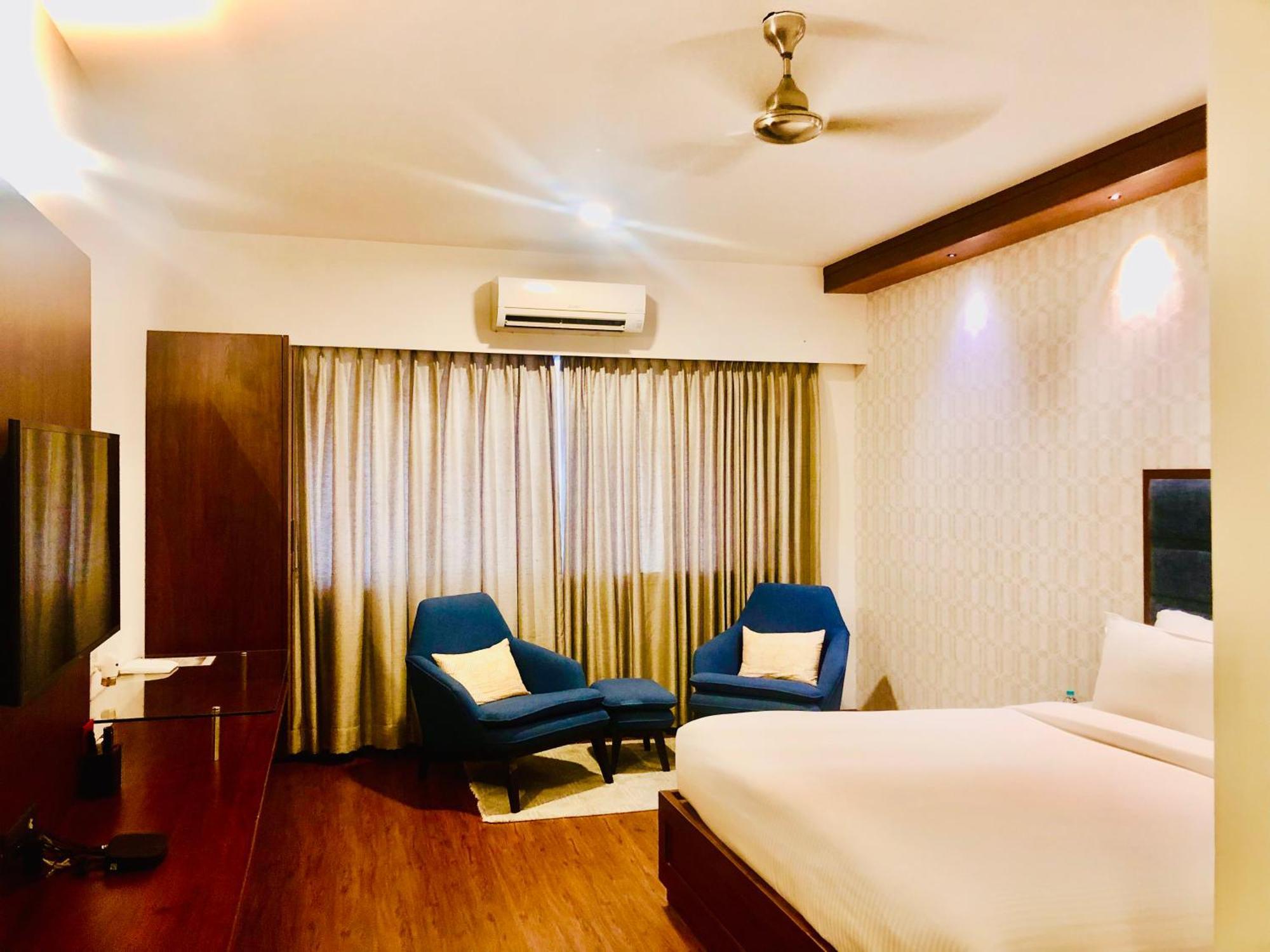 Clover Greens Golf Course And Resort Sarjāpur Exterior photo
